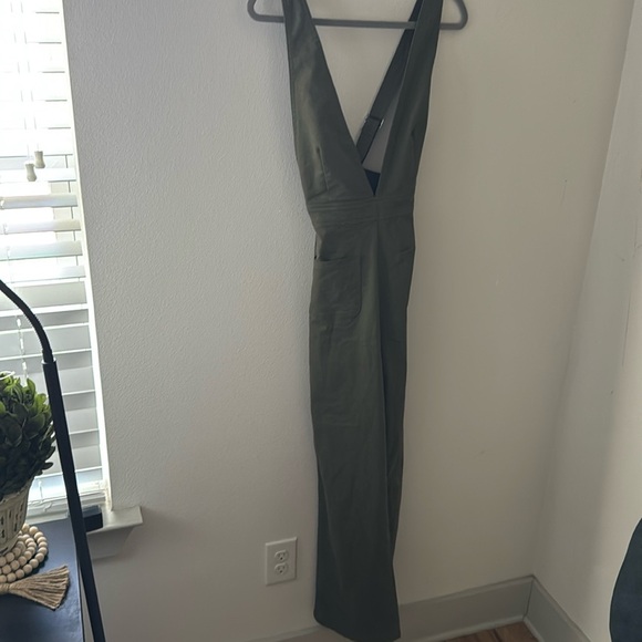 Sincerely Jules Jumpsuit military Green Plunge Front Halter Zip Up jumpsuit Sz S - Picture 2 of 10